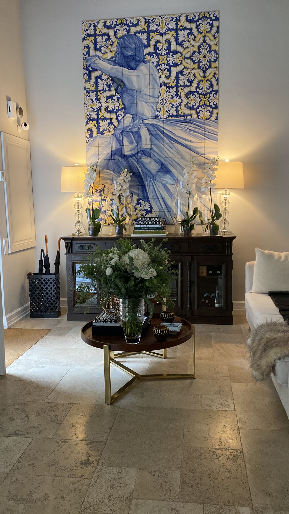 "Senhora". The set of 150 glazed ceramic tiles. Entryway project. (Portugal)