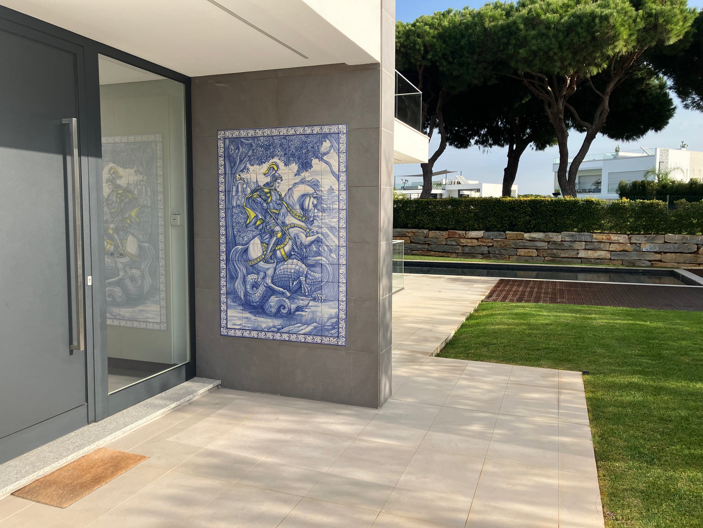 "Saint George and The Dragon". A set of 117 individual tiles. Outdoor project (Algarve, Portugal)